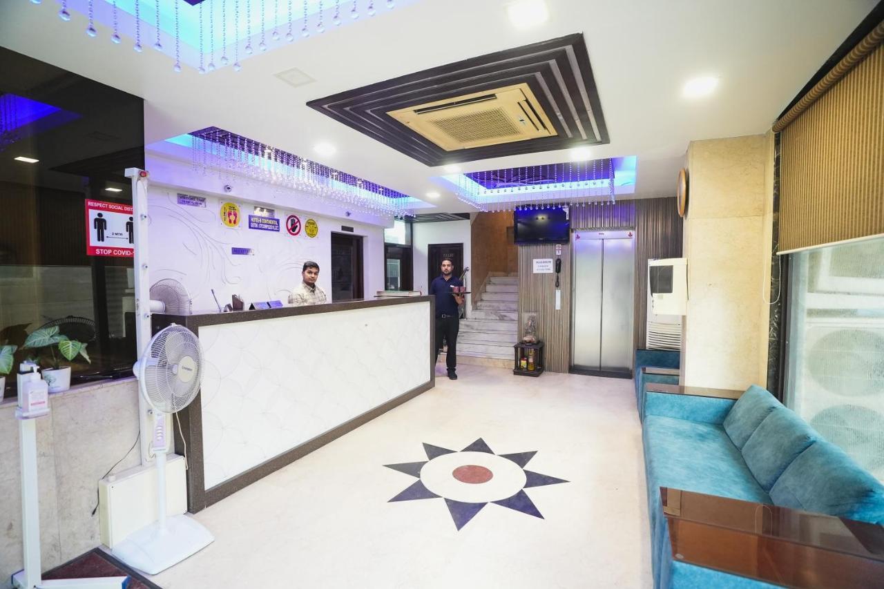 Hotel B Continental Дели Экстерьер фото