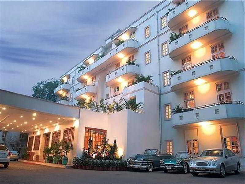 Hotel B Continental Дели Экстерьер фото